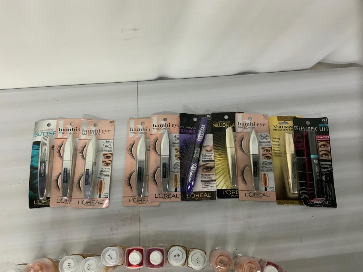100 X L’Oreal Mixed Makeup Lot Assorted Infallible/Tru Match Other Mixed View