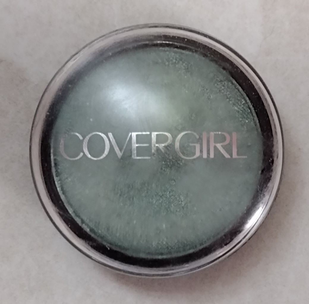 CoverGirl MAKEUP LOT OF 8 Glitter Eye Shadow Blush Contour Palette Foundation