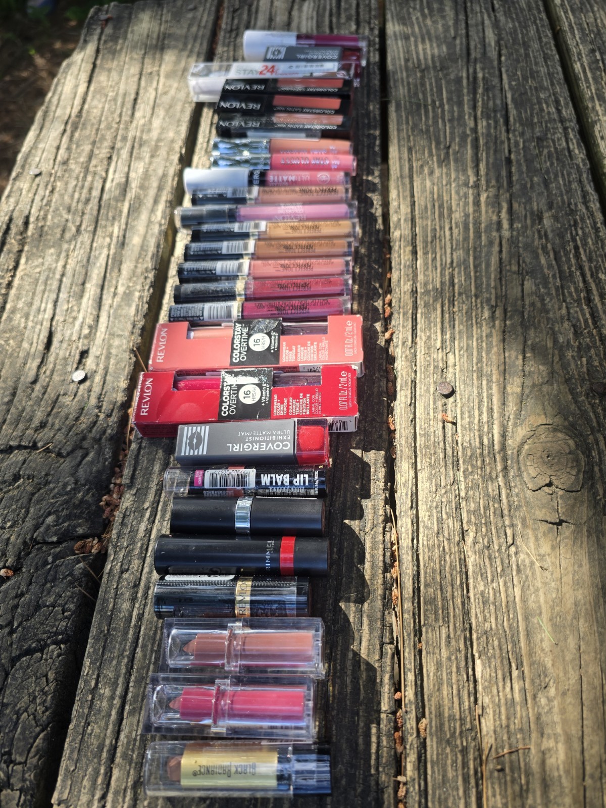 LOT 26 NEW LIPSTICKS LIP GLOSS STAIN BALM REVLON COVERGIRL RIMMEL