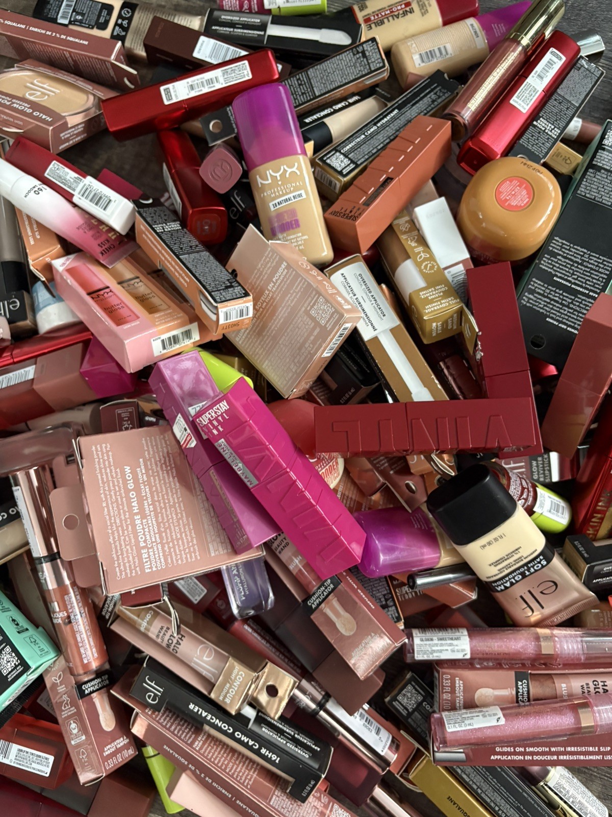 200 Piece RANDOM pull wholesale makeup lot Maybelline elf covergirl Almay Loreal