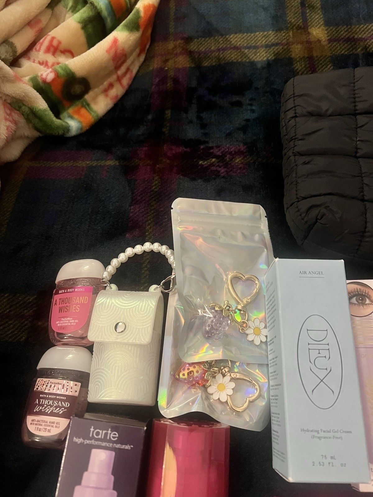 22 Piece Beauty Skincare Accessory Bundle #2 W/ 7 Full Size Products + Bag