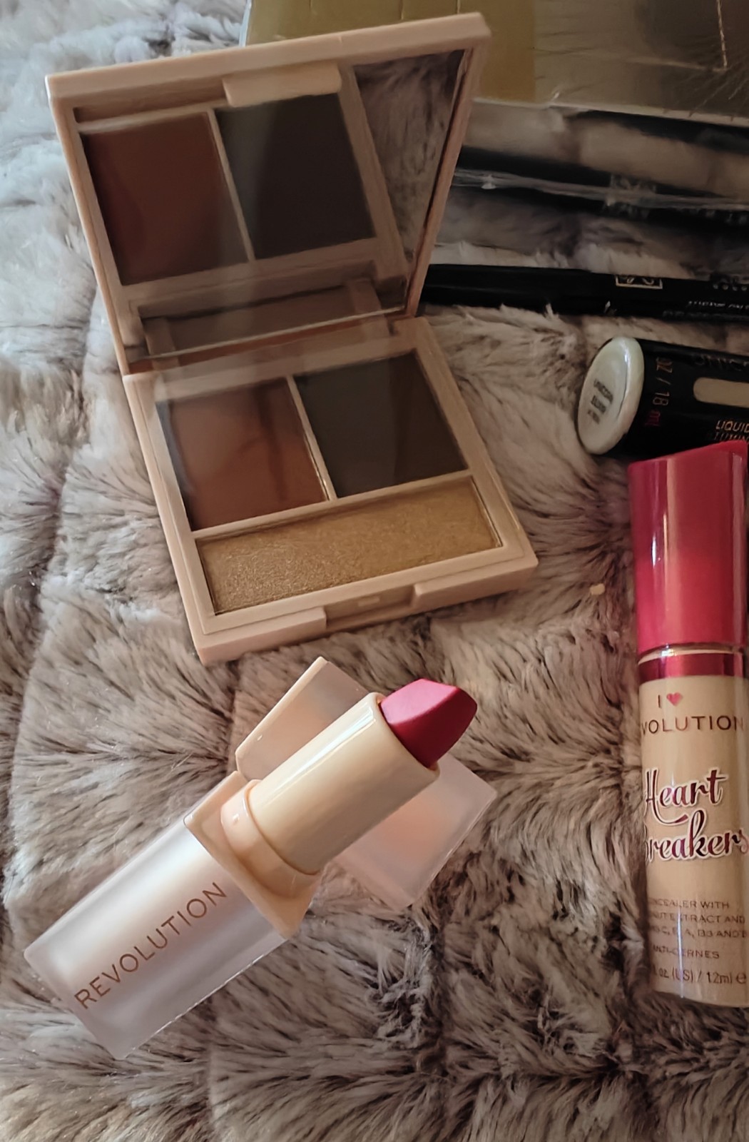 Small Beauty Bundle Featuring Revolution, Avon, Rem Beauty + Free Gift