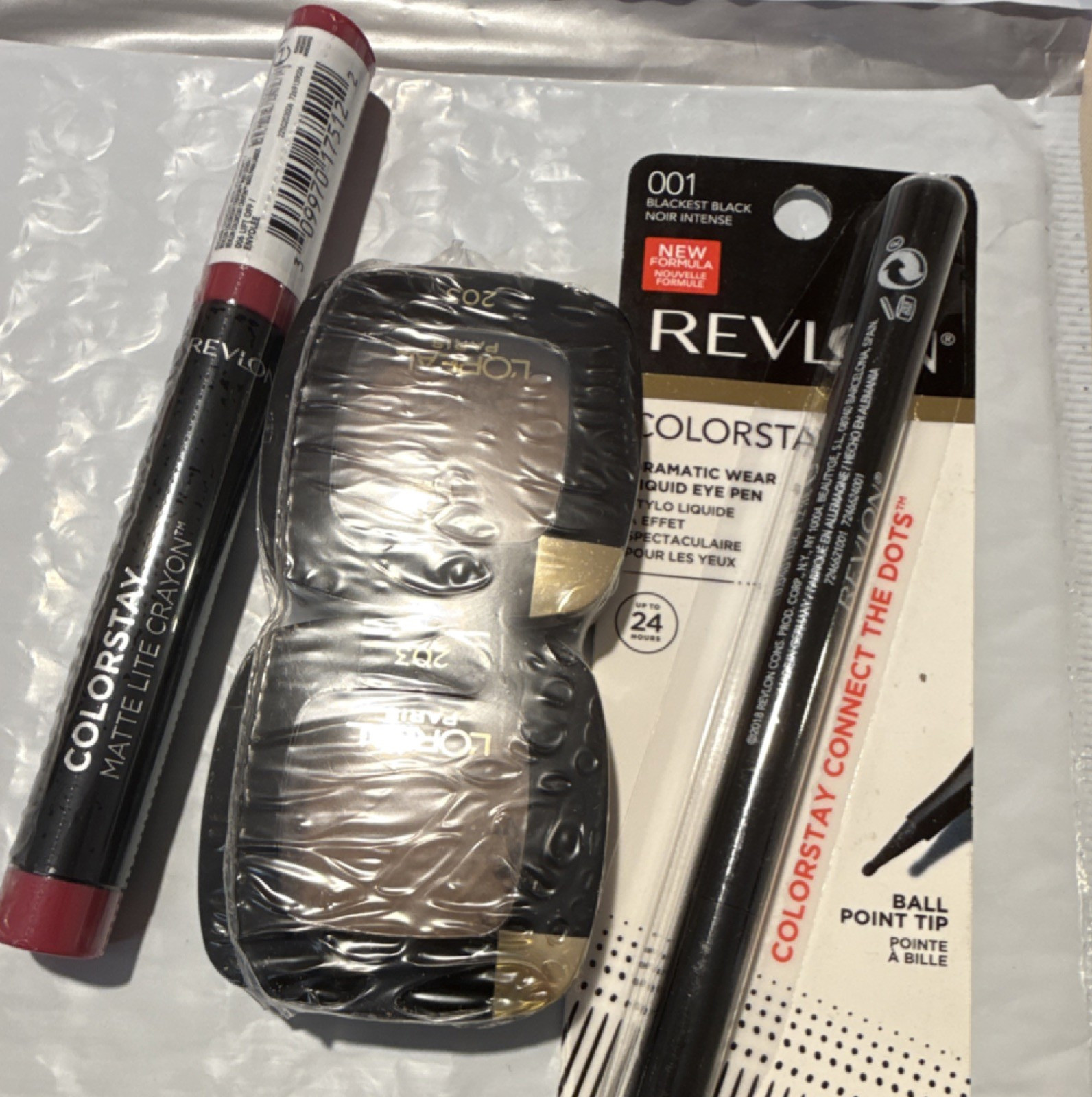 Revlon Matte Lite Crayon & Eye Pen, L’Oreal Paris Eyeshadow 203, Full Size
