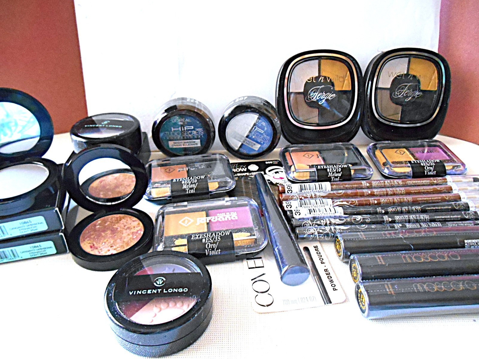 25 Full Size Piece Mixed Makeup Lot – Eyes