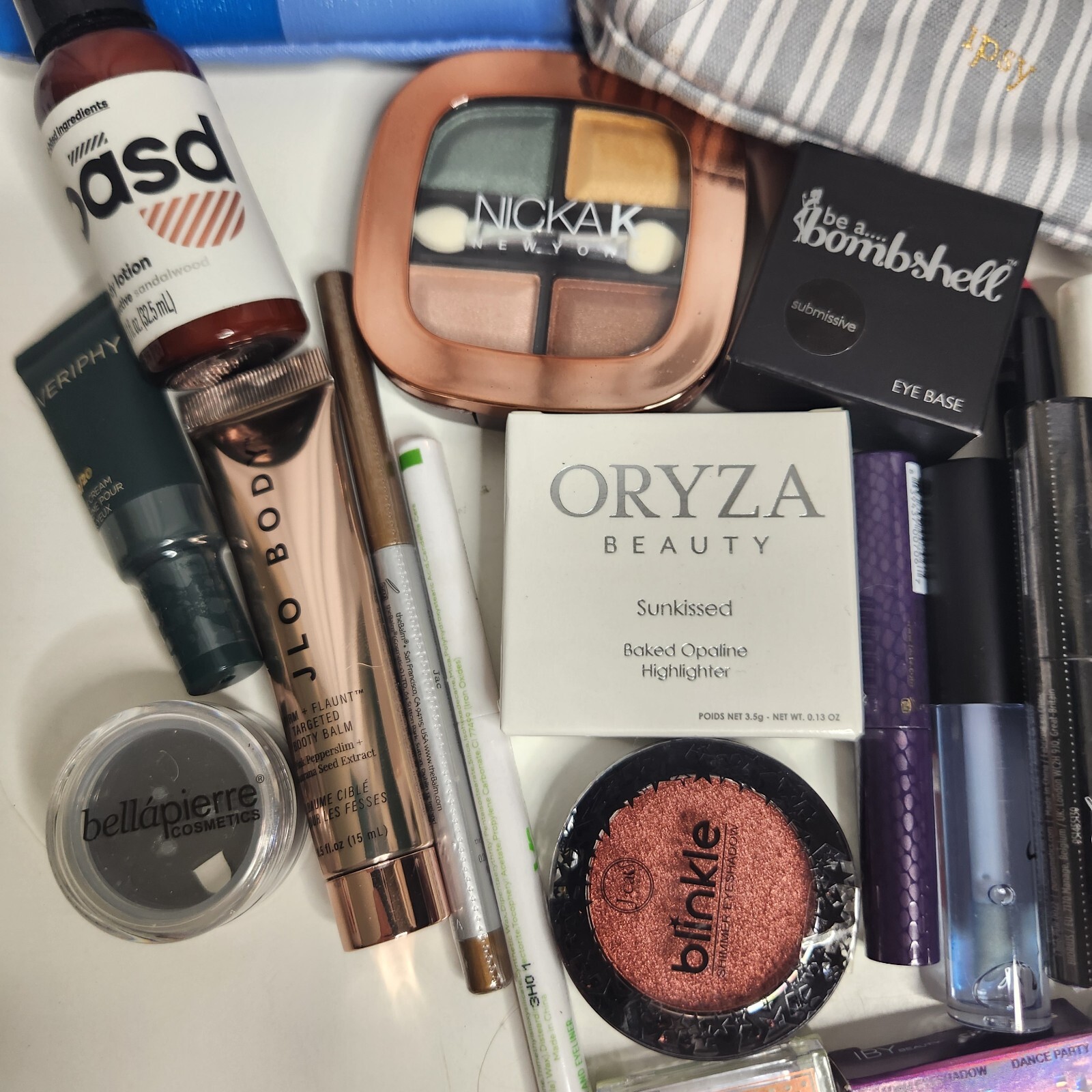 Ipsy Bundle 20+ Pieces Makeup Skincare Deluxe Samples Bags