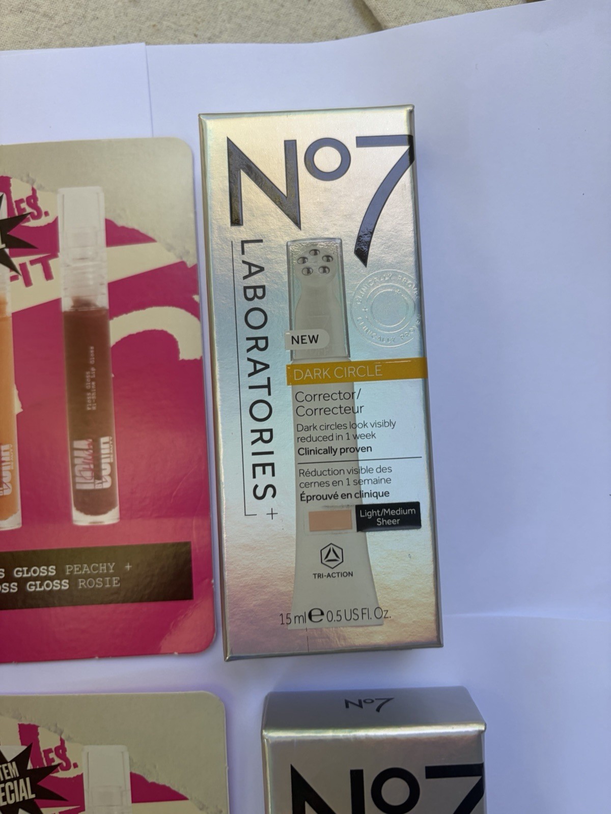 Lot 4 Pc New NOS Makeup No7 Labs Corrector 15mL .5 Oz Light / Med + 2 Lip Gloss