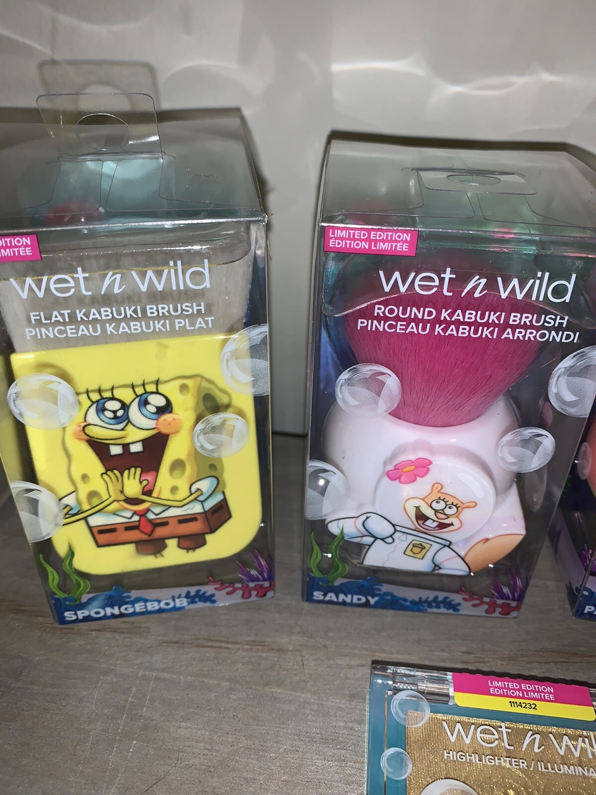 Wet n Wild Spongebob Squarepants Limited Edition Lot 5 Sponge Brush Highlighter