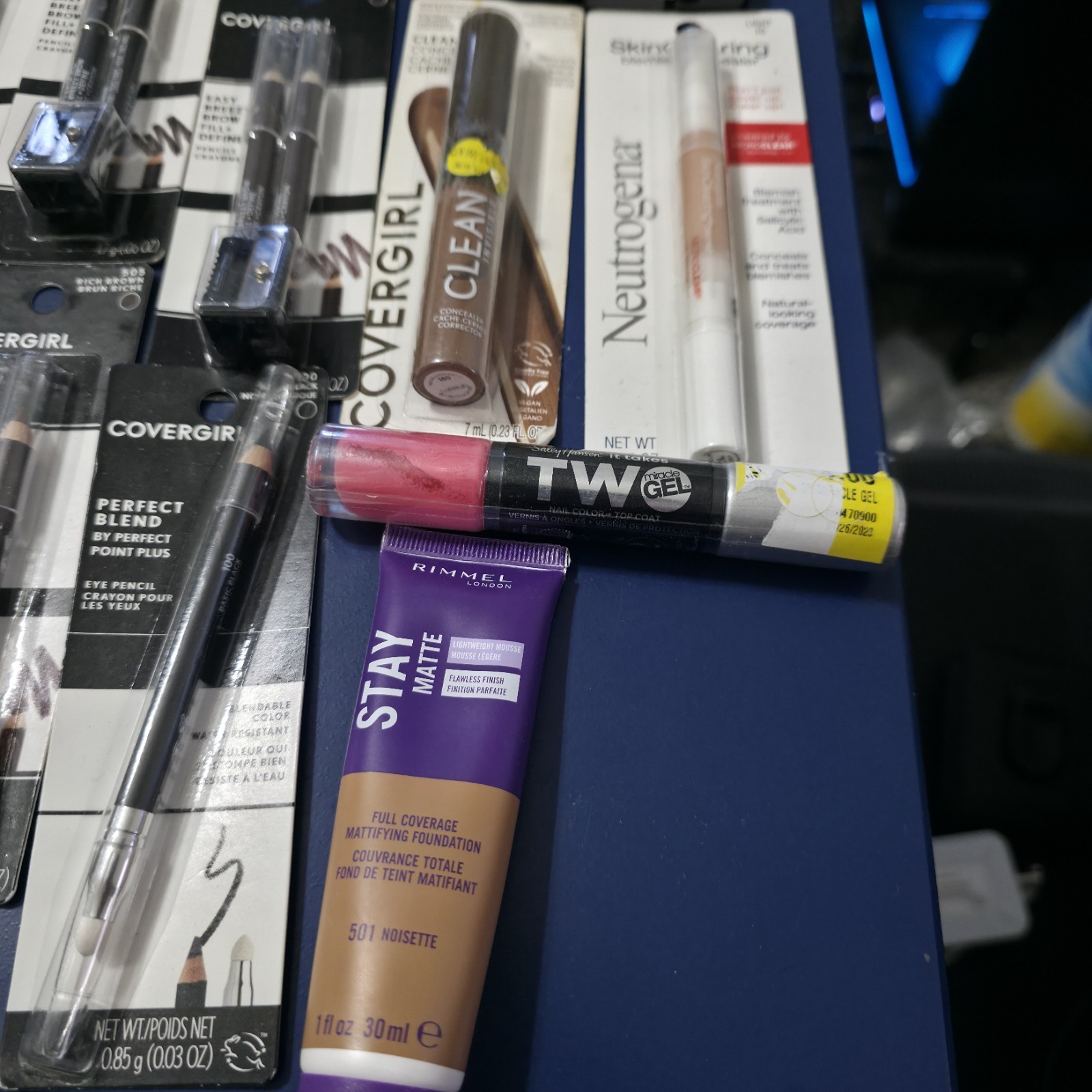 23 Pc Makeup Lot CoverGirl, Neutrogena, Almay And More! BRAND NEW