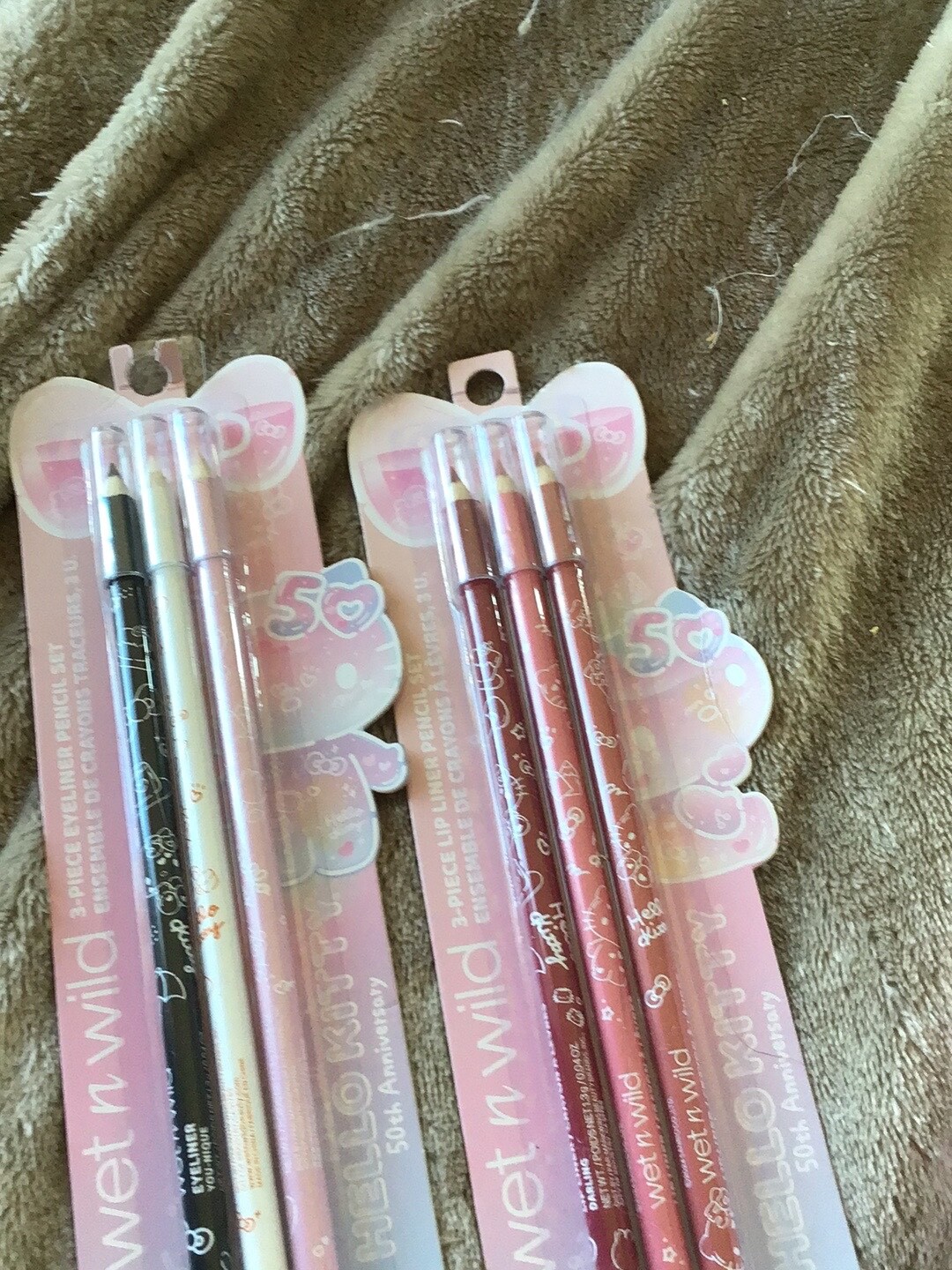 Hello Kitty Holidays 10 Pcs Set Wet n Wild Eyeliner Lip Mask Oil Primer Sponge