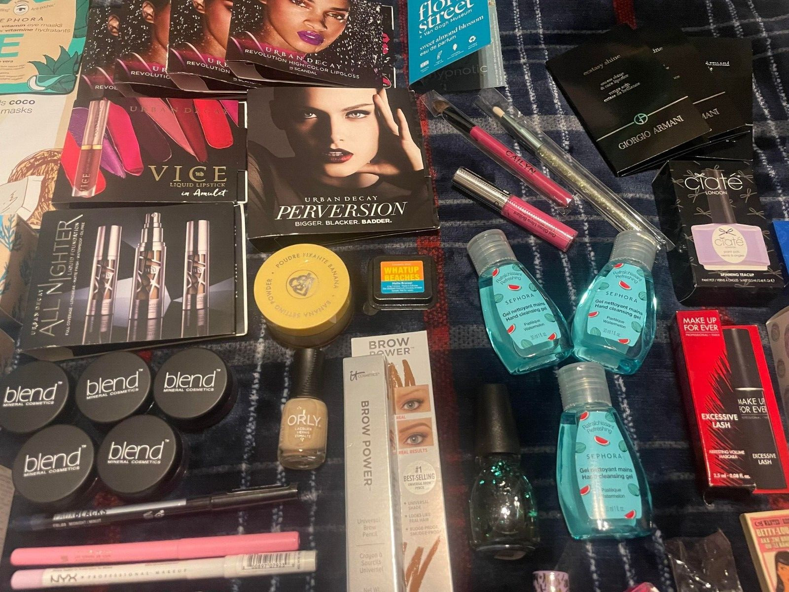 5 Piece Random Makeup Lot + Bag- Clinique, Smashbox, KVD, Tarte,UD, Dior & More