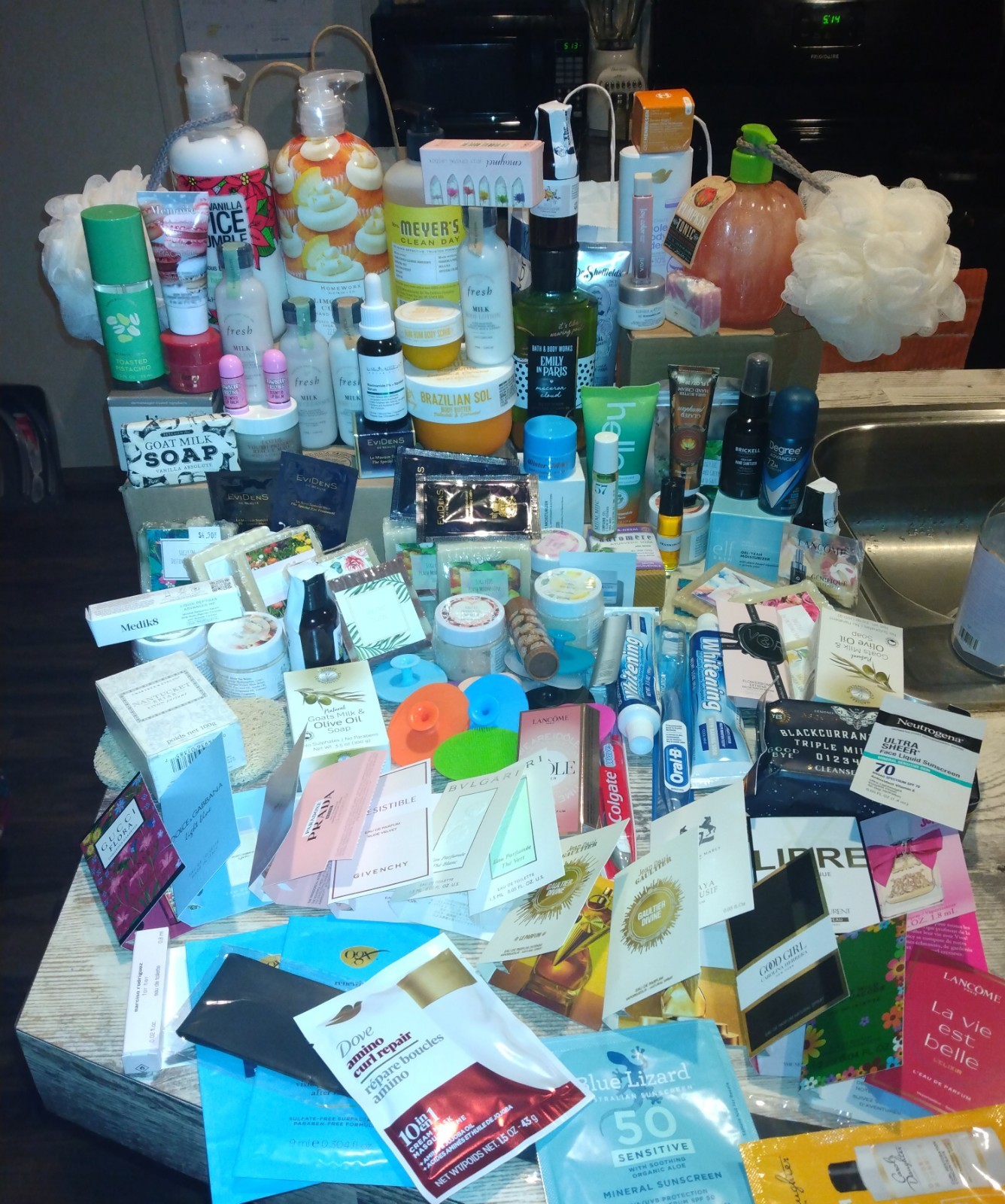 Huge 22lb New Upscale Beauty Bath Body Fragrance Skin Care Bundle-$ For Vet Care