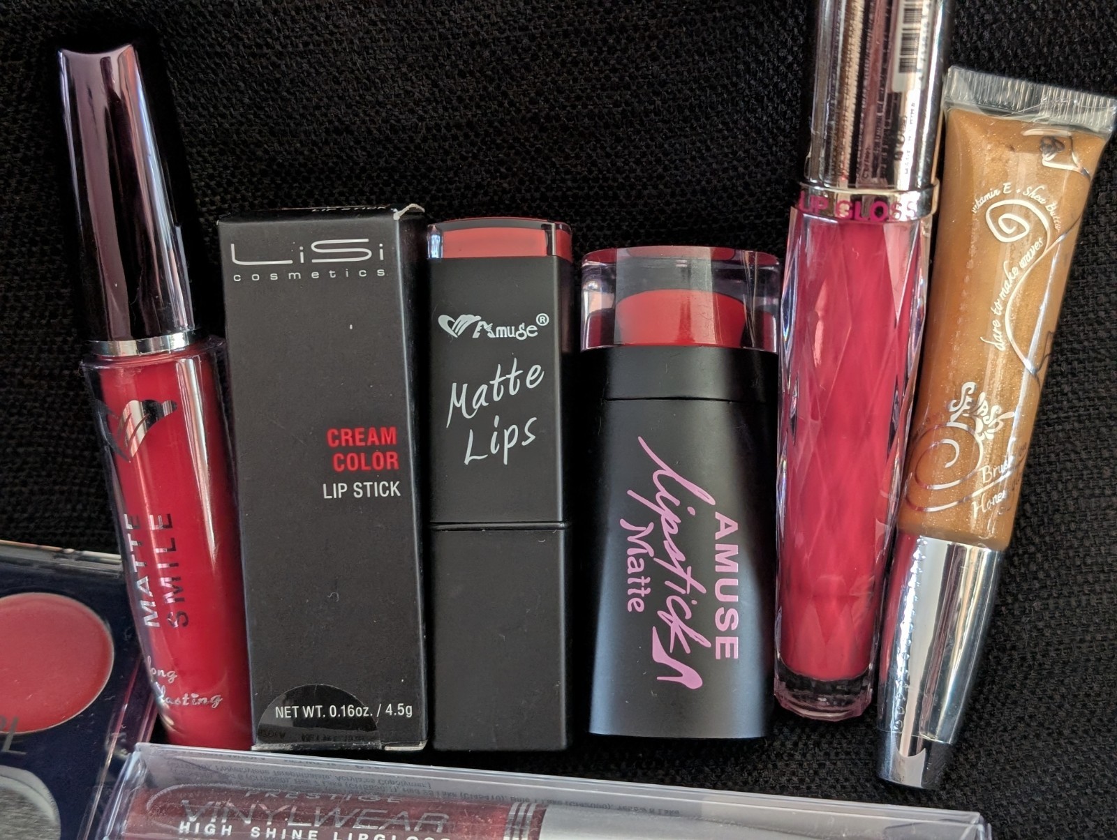 Assorted LIP MAKEUP BEAUTY Bundle Lot-12 PCS-New/Discontinued-Lot4