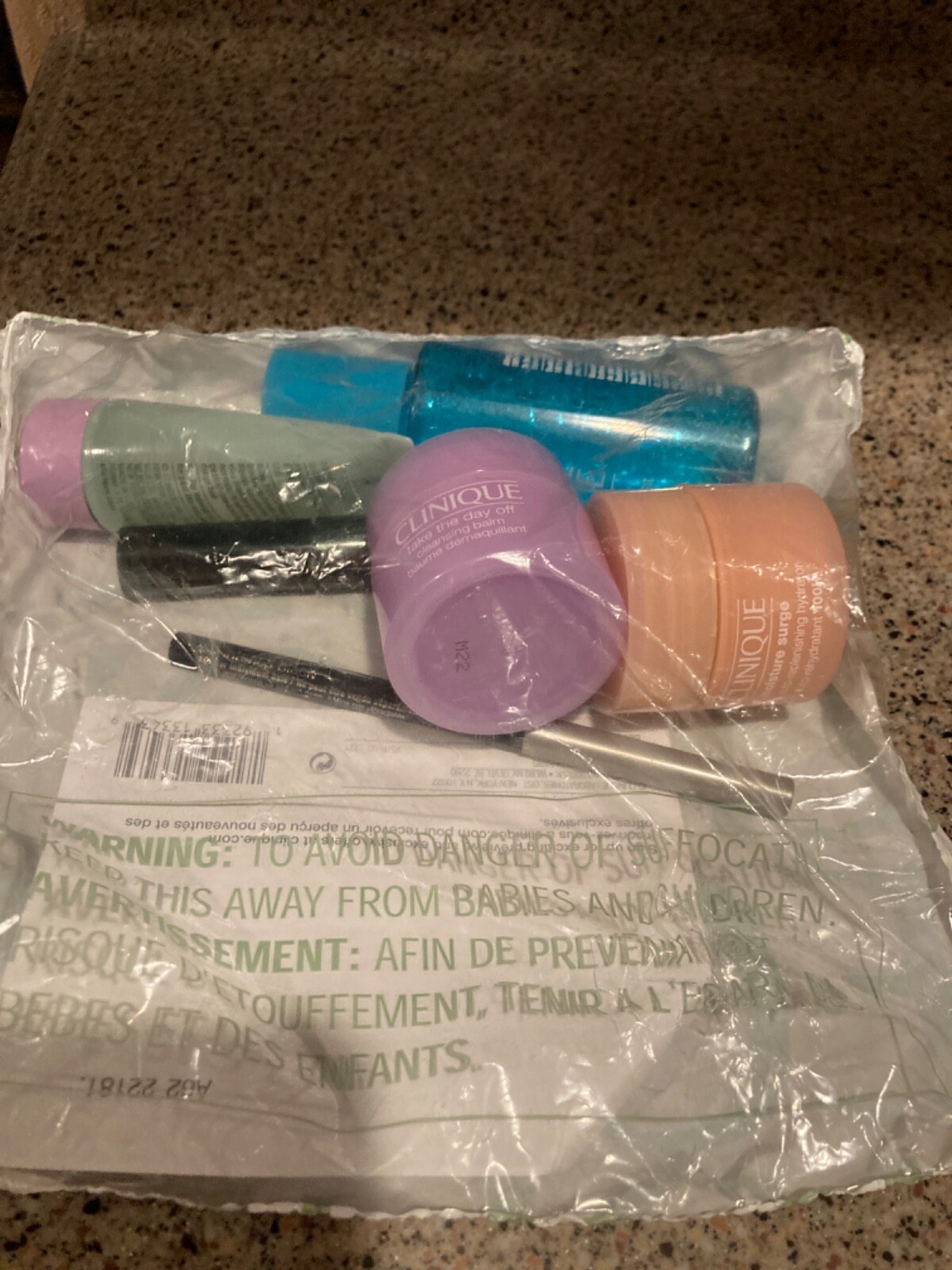 CLINIQUE FREE FULL SIZE SAMPLE PACK SEALED 5 ITEMS MASCARA LIPSTICK EYELINER ETC