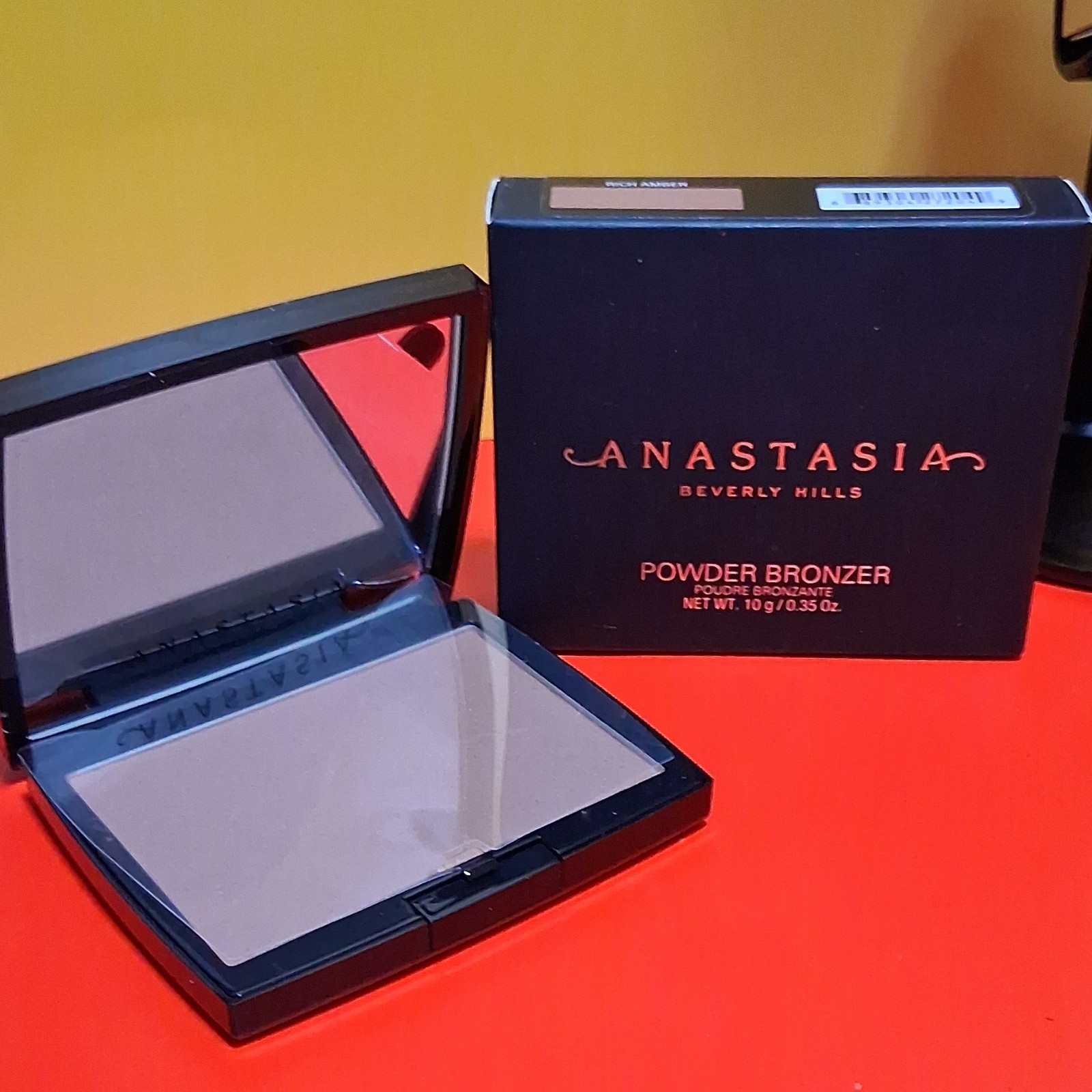 Anastasia Beverly Hills Lipstick Requiem, Highlighter Vegas, Bronzer Rich Amber