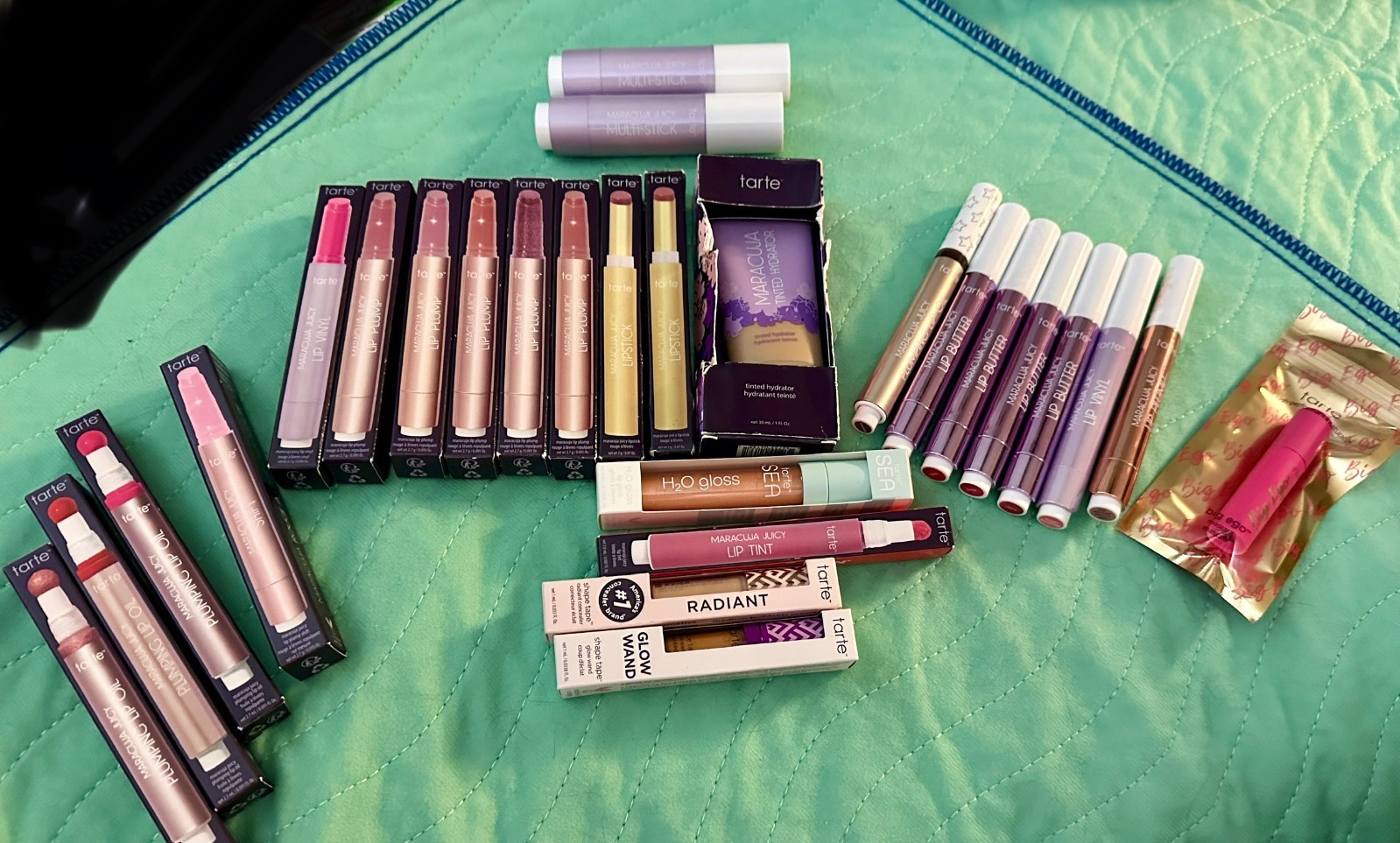 Large Tarte Makeup 27 Piece Lot (Mostly Lippies) – Some in boxes & Some Without