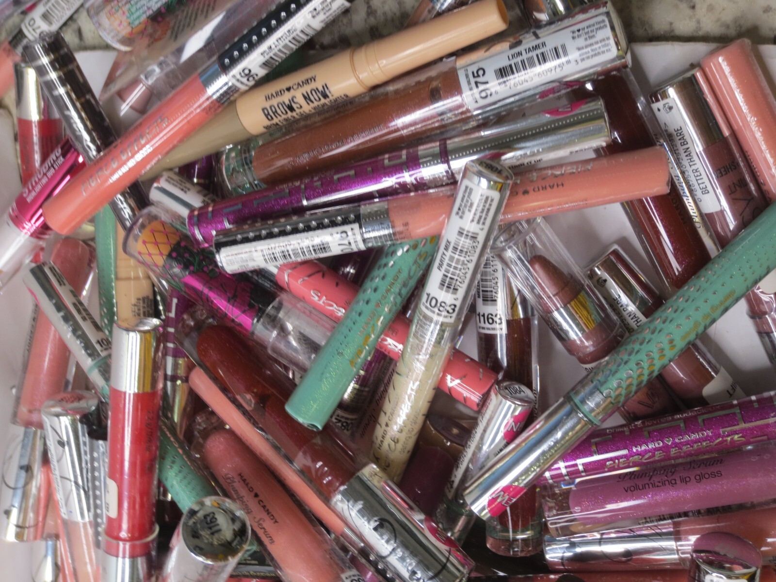 HARD CANDY 10 PC MIXED LIP & HIGHLIGHTING PRODUCTS – GLOSSES, OILS, BALMS & etc.