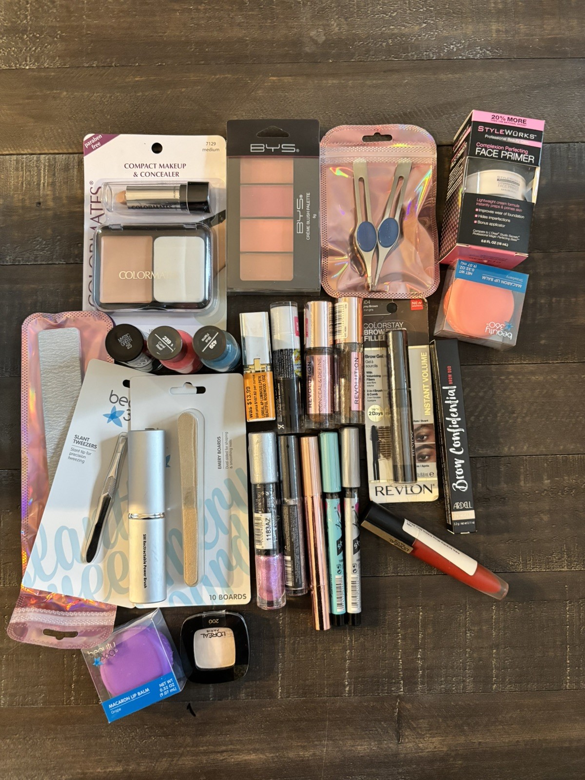 25 Assorted Full Size Mixed Makeup & Beauty Lot- As seen in photos- Box 608