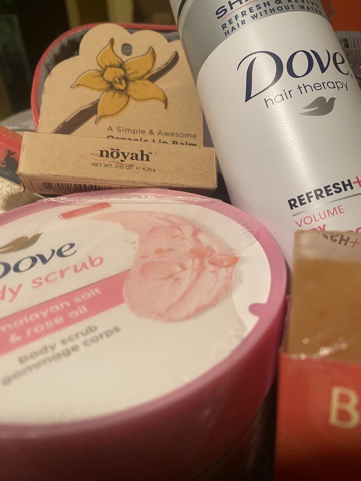 lot of beauty 18 pc DOVE BODY SCRUB DRY SHAMPO BALI SOAP PONDS SPRAY TAN & MORE