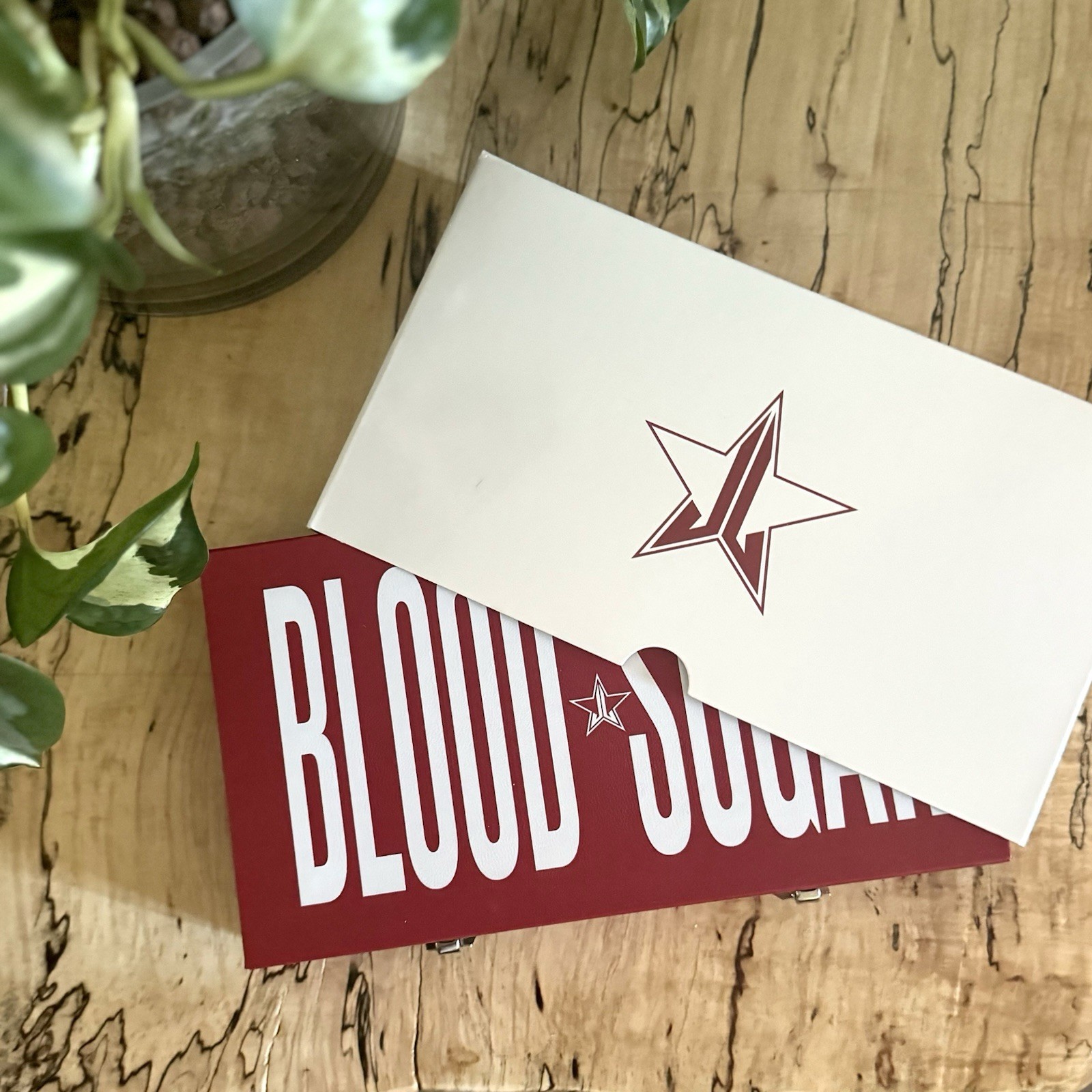 Jeffree Star Small Mystery Box – 10 Pieces!!