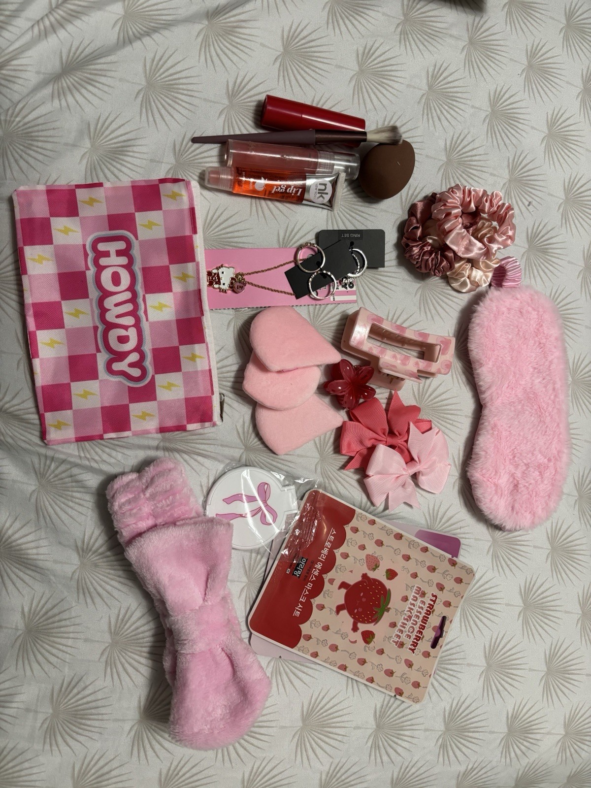 Mystery scoops of makeup, skin care and accessories