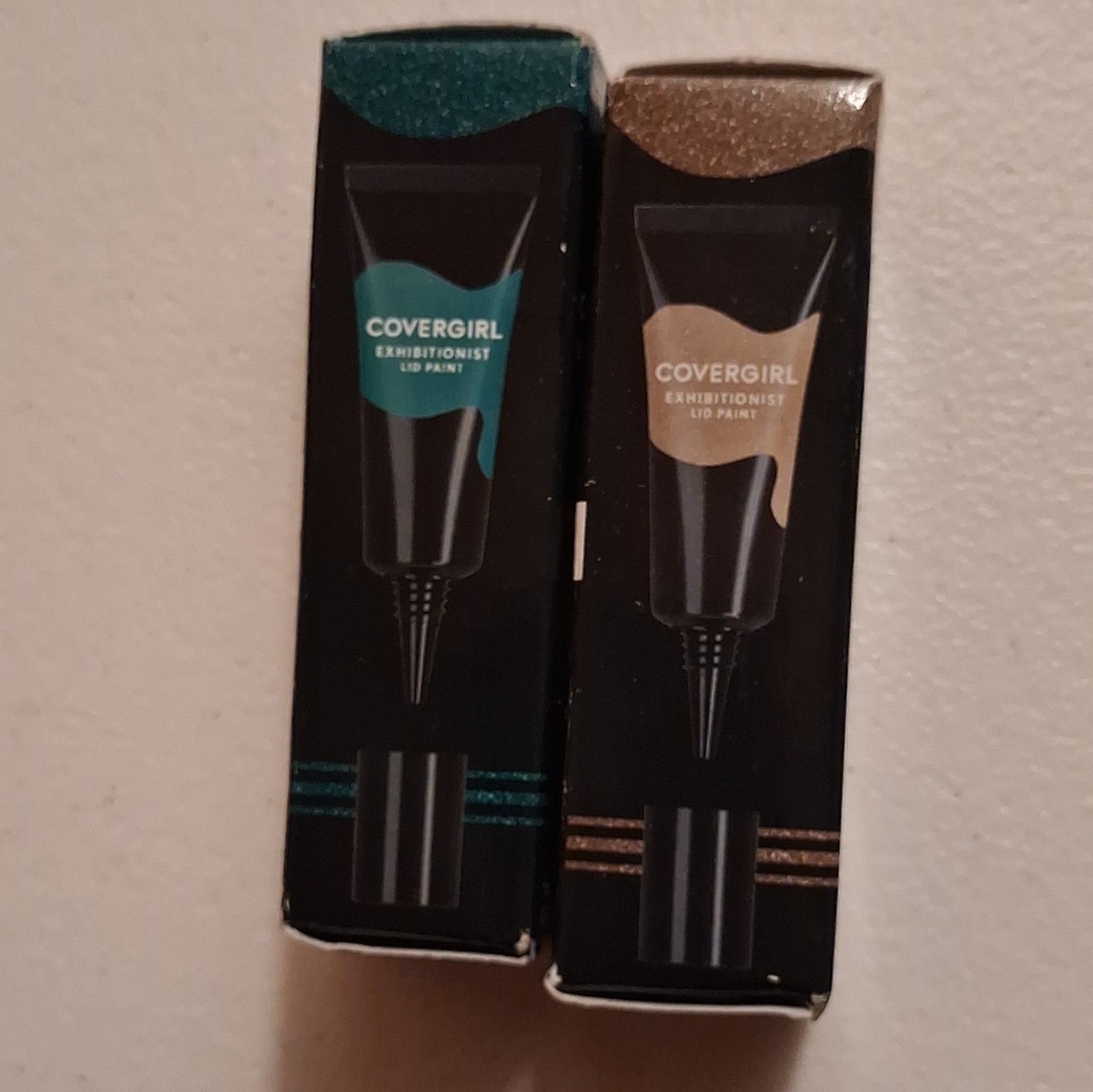 COVERGIRL Makeup Lot: Outlast 24HR Concealer + Exhibitionist Lips, Melting Pout