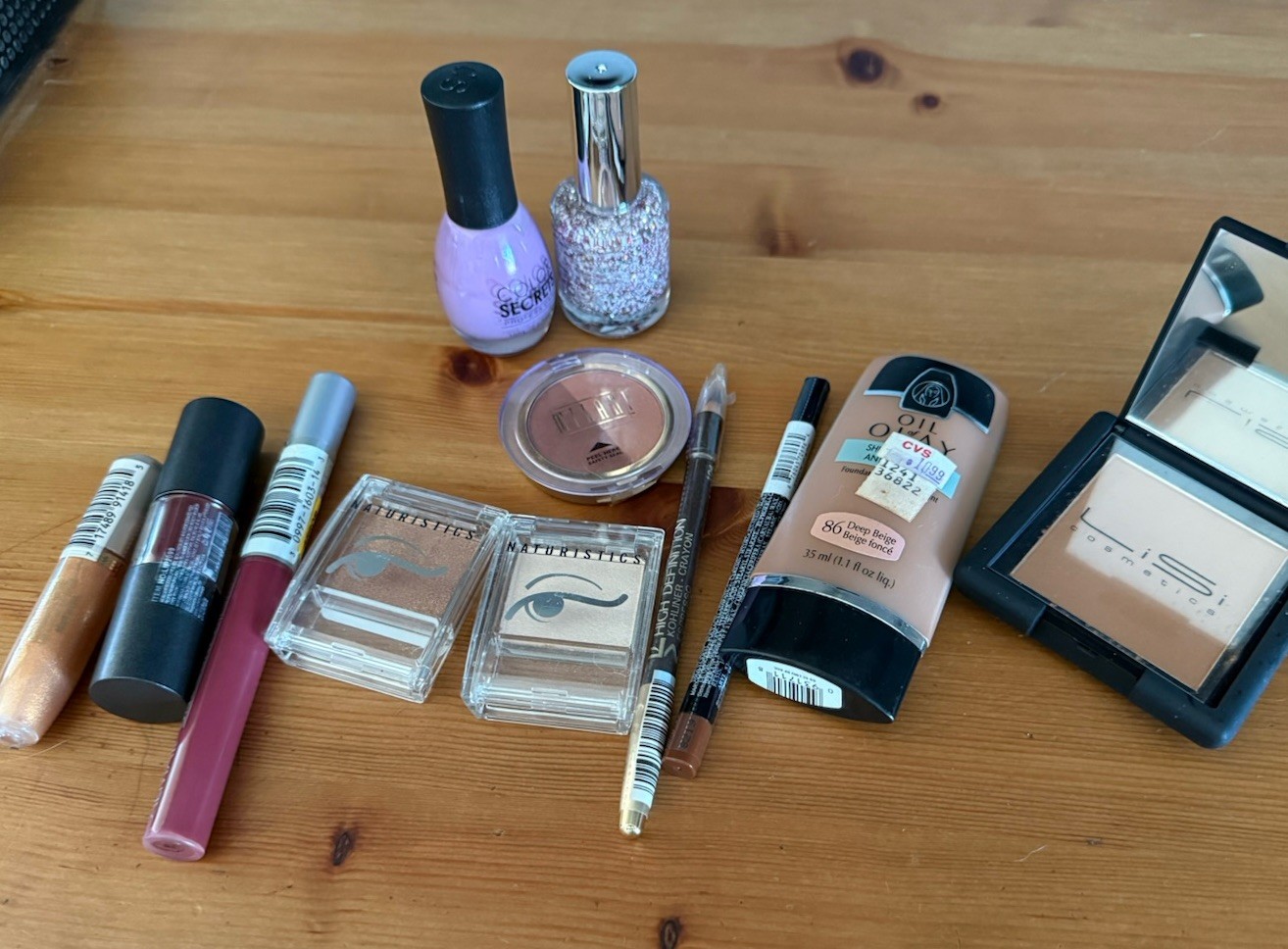 NEW Makeup/ Beauty Cosmetics Bundle Lot Revlon, MaxFactor, Etc. Makeup Set
