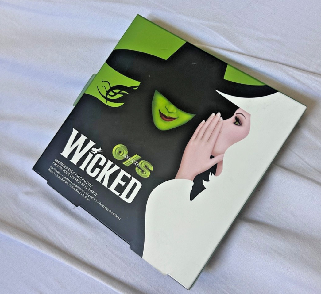 One/Size WICKED Unlimited Eye Face Palette Defying Gravity Highlighter Brush NIB