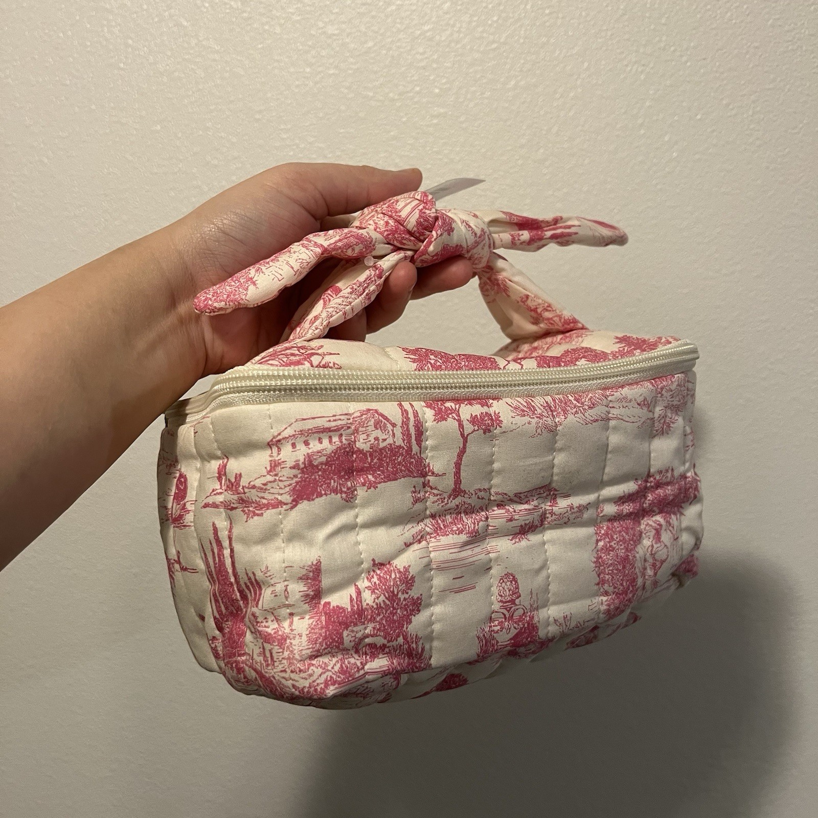 Lots of high end beauty skincare &cosmetic sample and bag YSL /lancome/clarins…