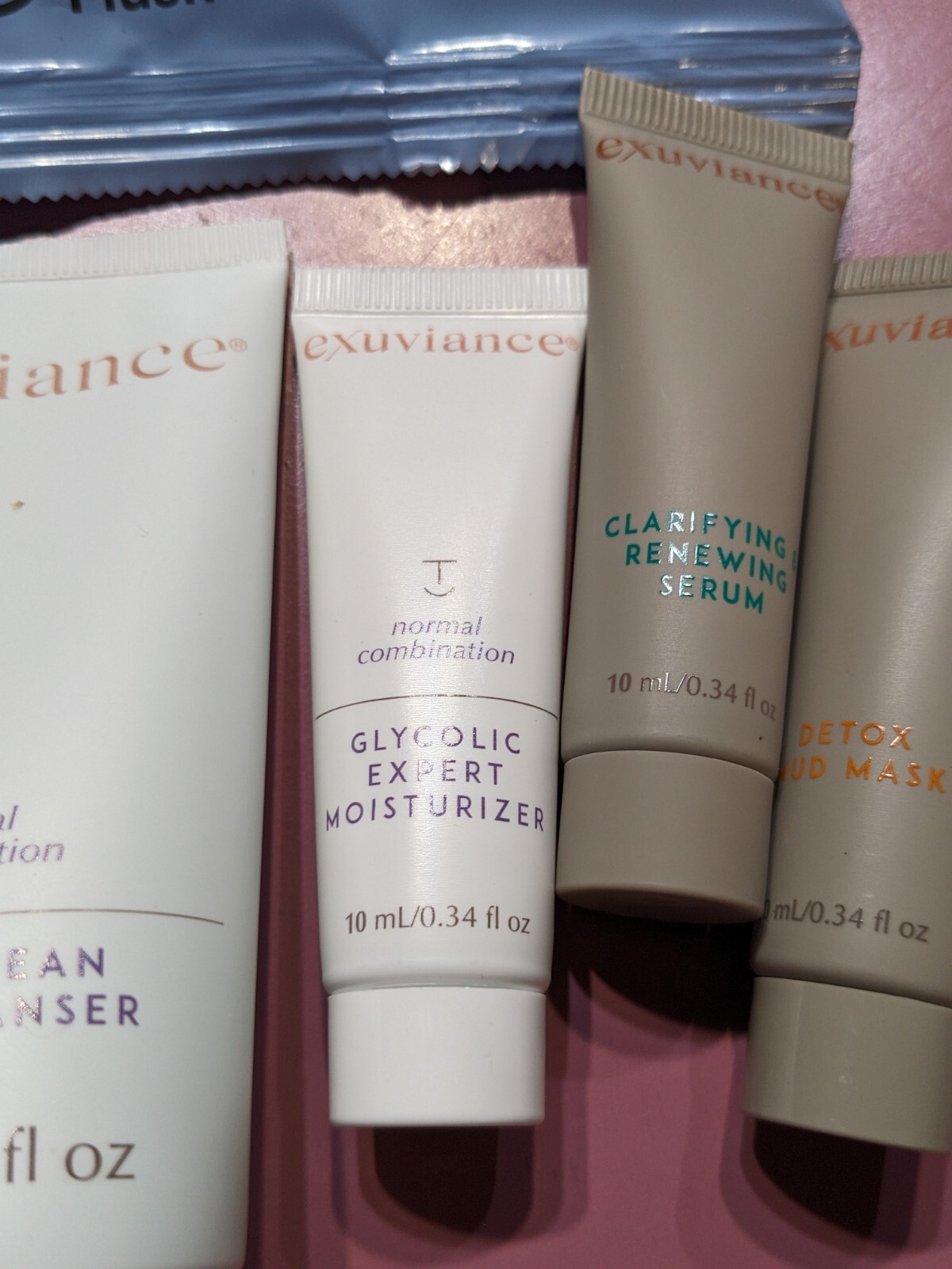 30 Piece Gift Bag Mixed Lot (7) Fragrance, Face Serums, Moisturizer, Exuviance
