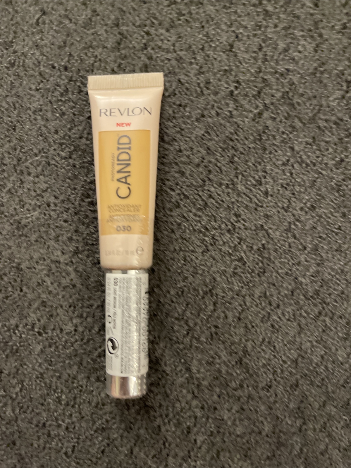 New Revlon Candid Concealer 030 Photoready Light Medium C19