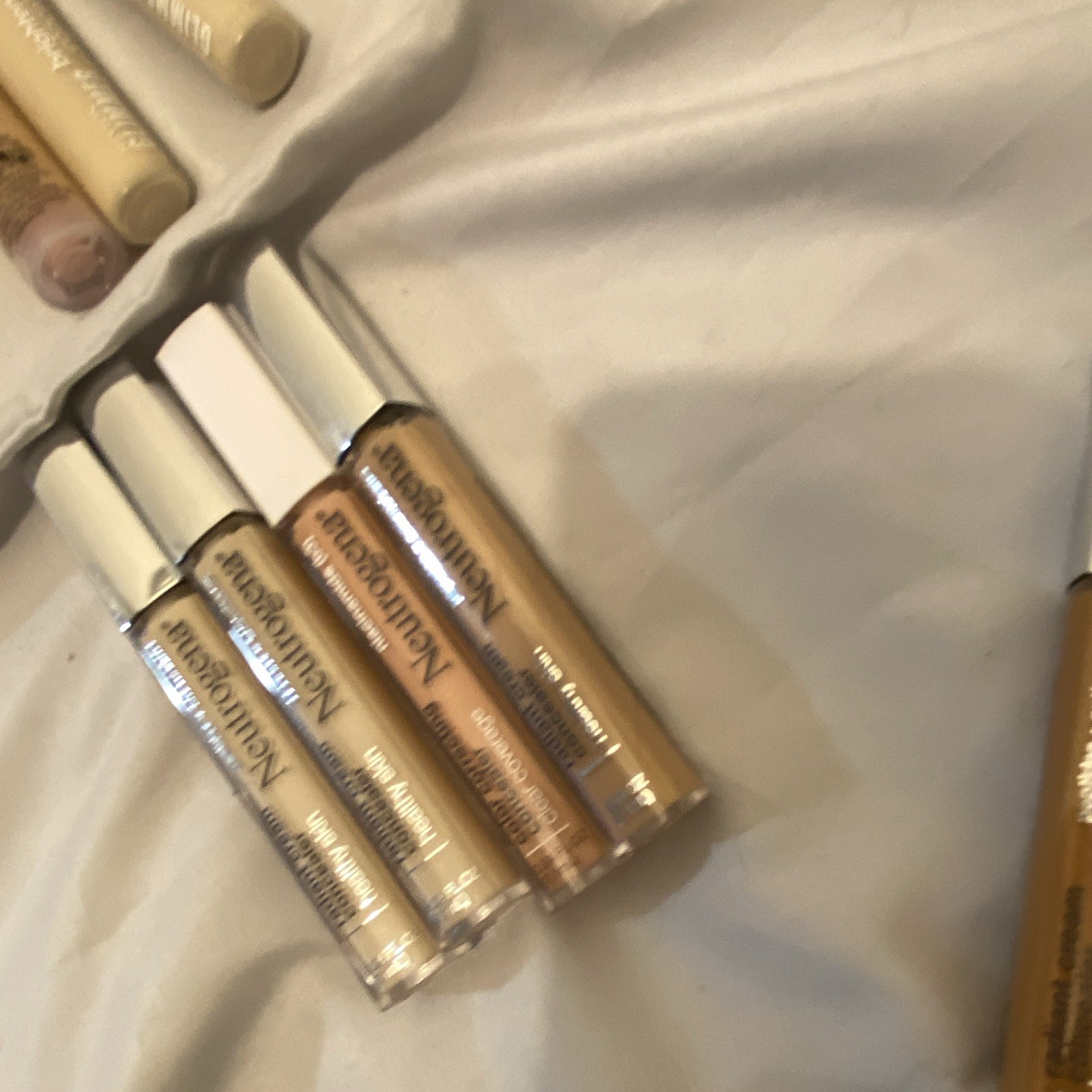 Neutrogena Radiant Cream Concealer Mixed Lot, Multiple Tubes