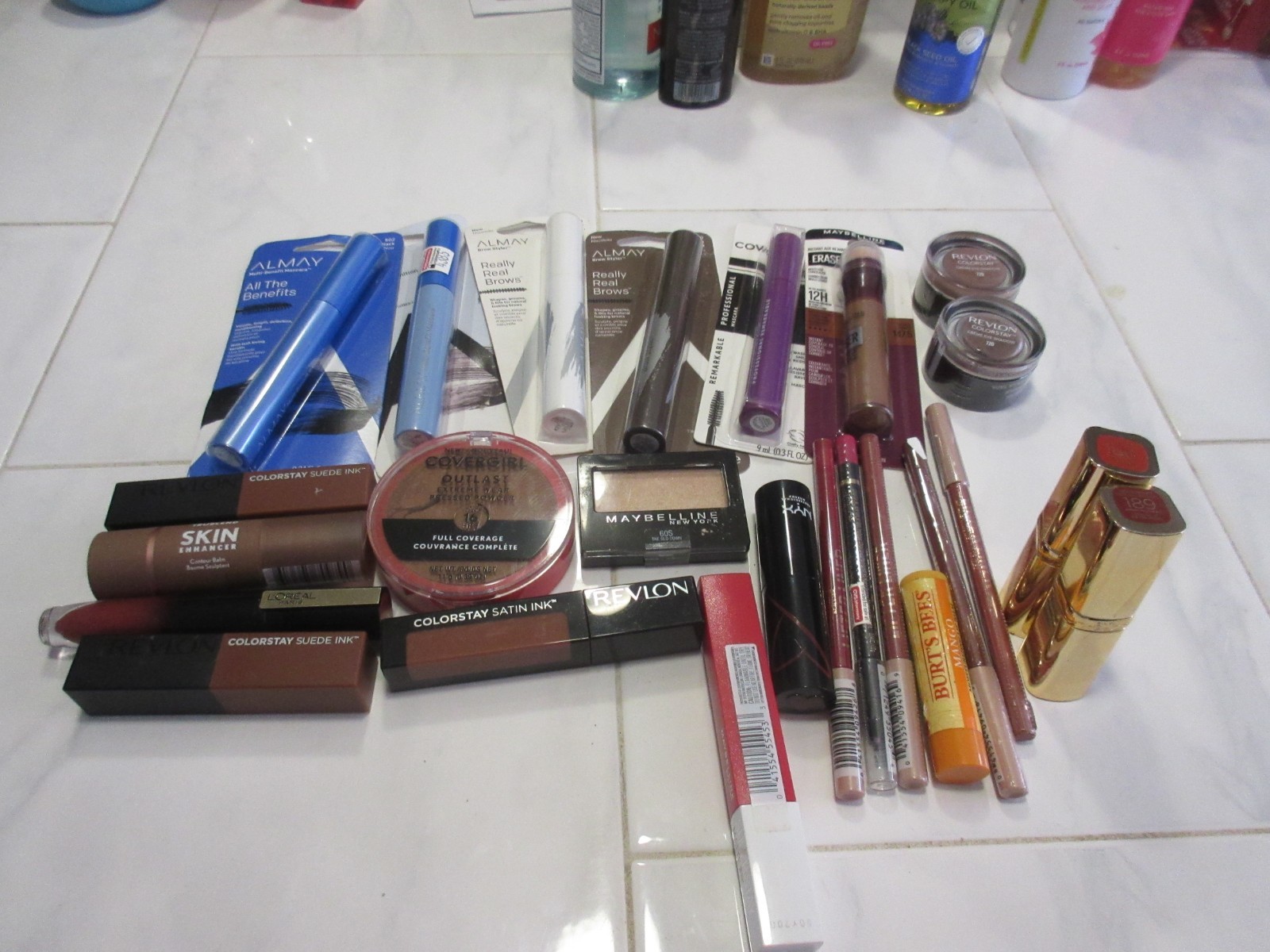 Make up lot 25pcs Maybelline, L’oreal, Elf, Cover girl, Revlon etc. Group 8