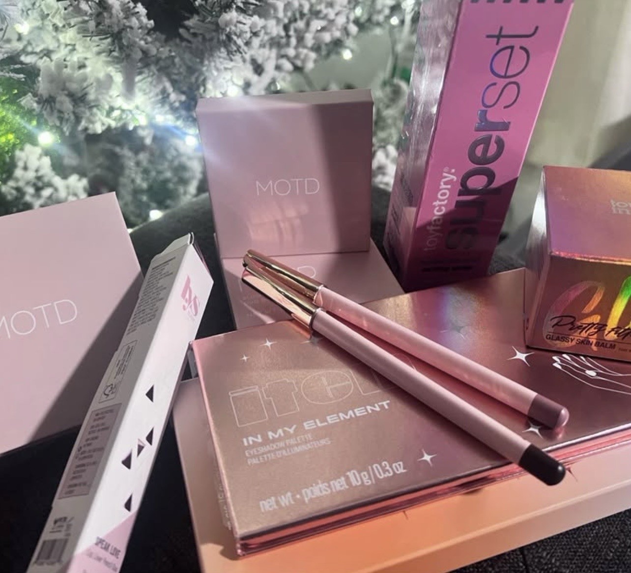 MOTD, Toyfactory, Touch In Sol Hydrating Makeup Lot – Full Size