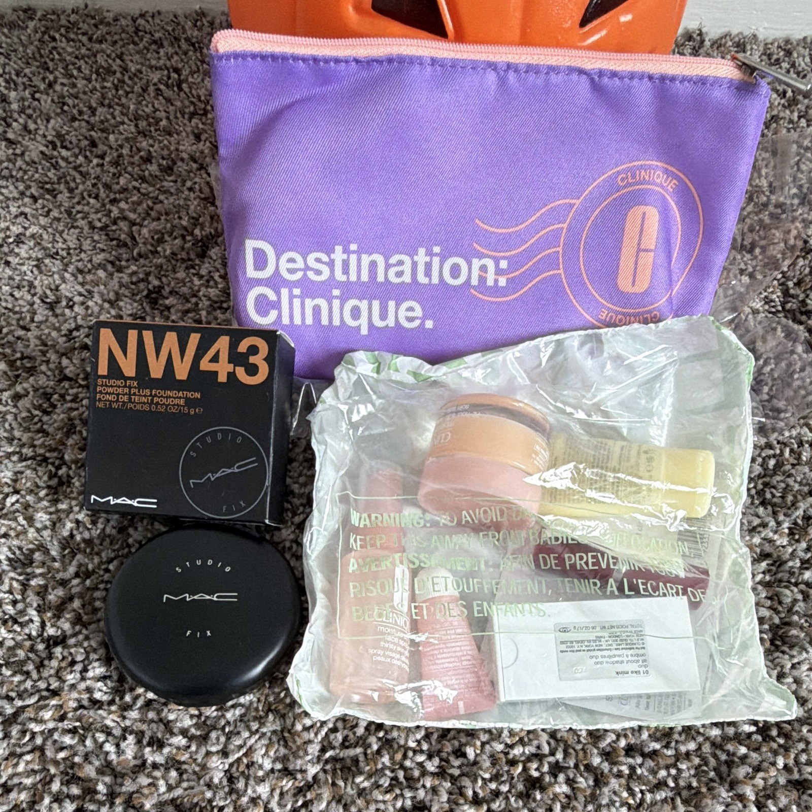 Clinique Makeup Bag Mixed Lot w/ M·A·C Studio Fix Powder Plus Foundation