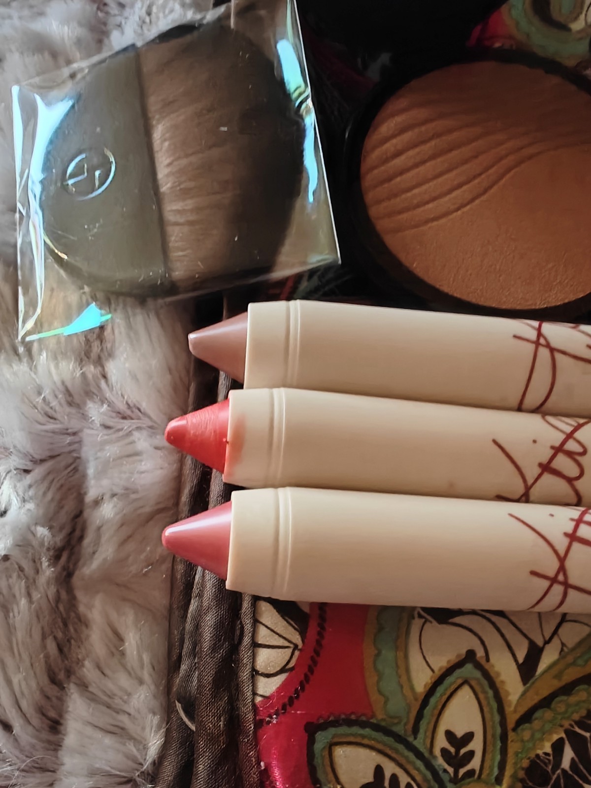 Beauty Bundle Featuring Giorgio Armani, Gucci, Kylie , Morphe +Free Gifts