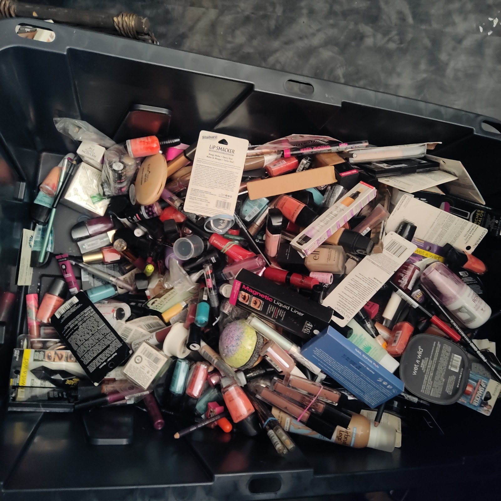 lot 200 pieces mixed all brand Assorted Rimmel wnw, Covergirl maibyline loreal