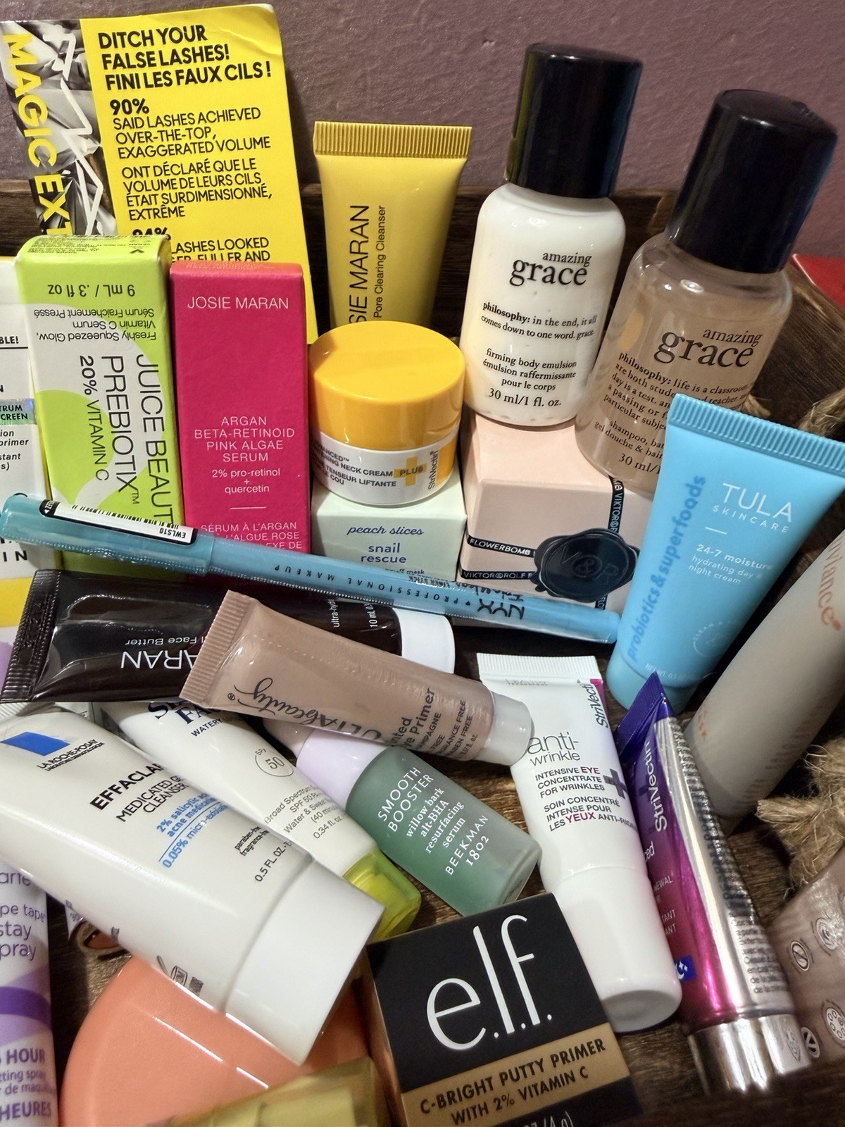Lot 30 Deluxe / Travel Size Hair,Skin Care, Makeup Beauty Product Samples Bag FF