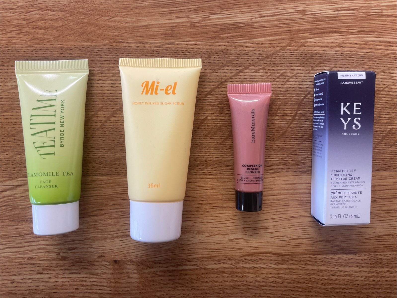 Lot of 4 travel/sample size – Makeup, Skin, and Beauty Items