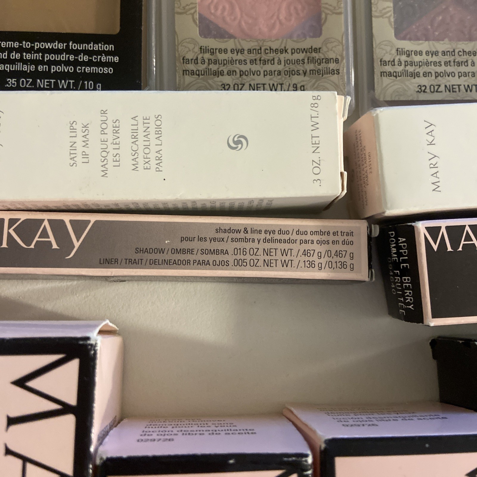 Mary Kay Lot Of 15 piece Makeup Please Look Carefully For The Pictures