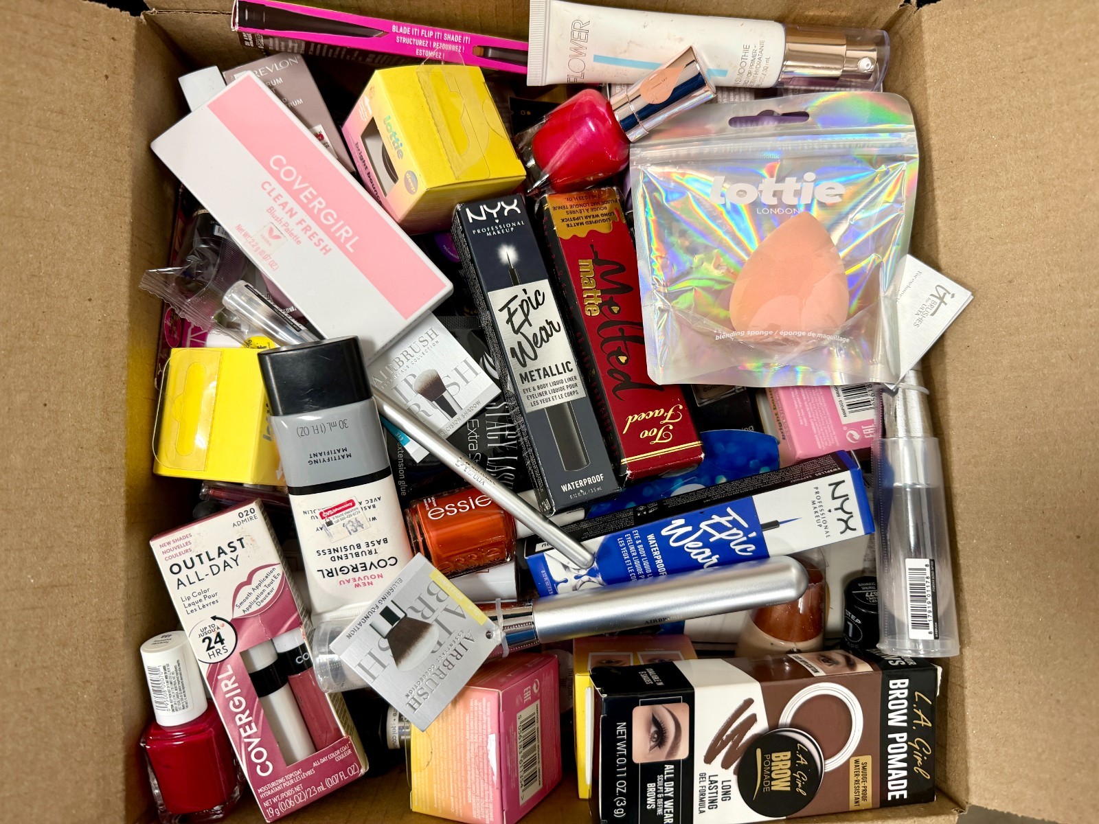 Cosmetics Assorted Lot 100 PCS Wholesale Shelf Pulls