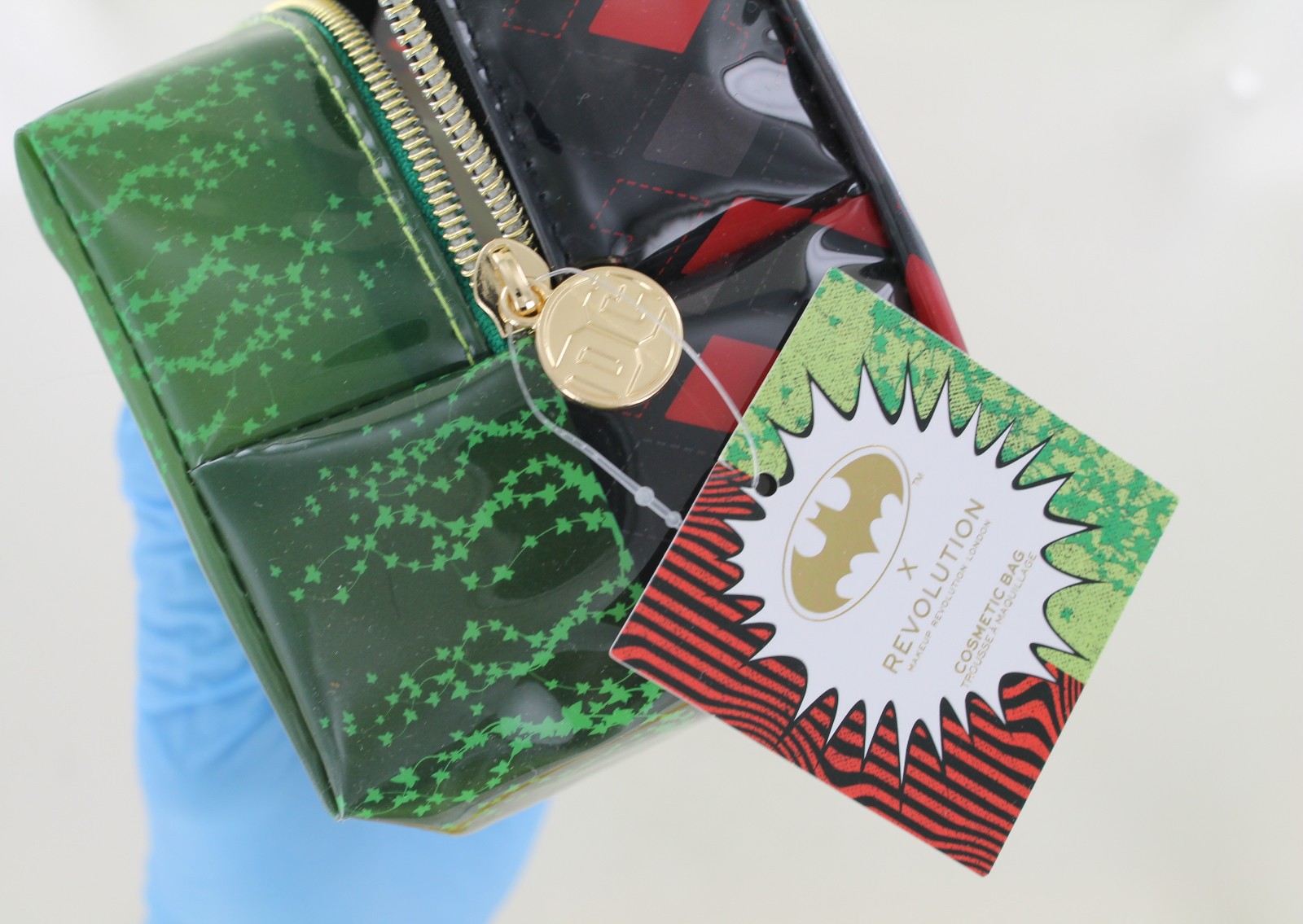 New Revolution Makeup Harley Quinn Lot – Cosmetic Bag, Eyeshadow Palette, Sponge