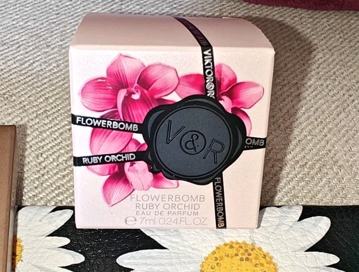 Big Beauty Bundle Feat: YSL, Thrive,Rare Beauty,Winkylux, Pixie,Too Faced, V&R +