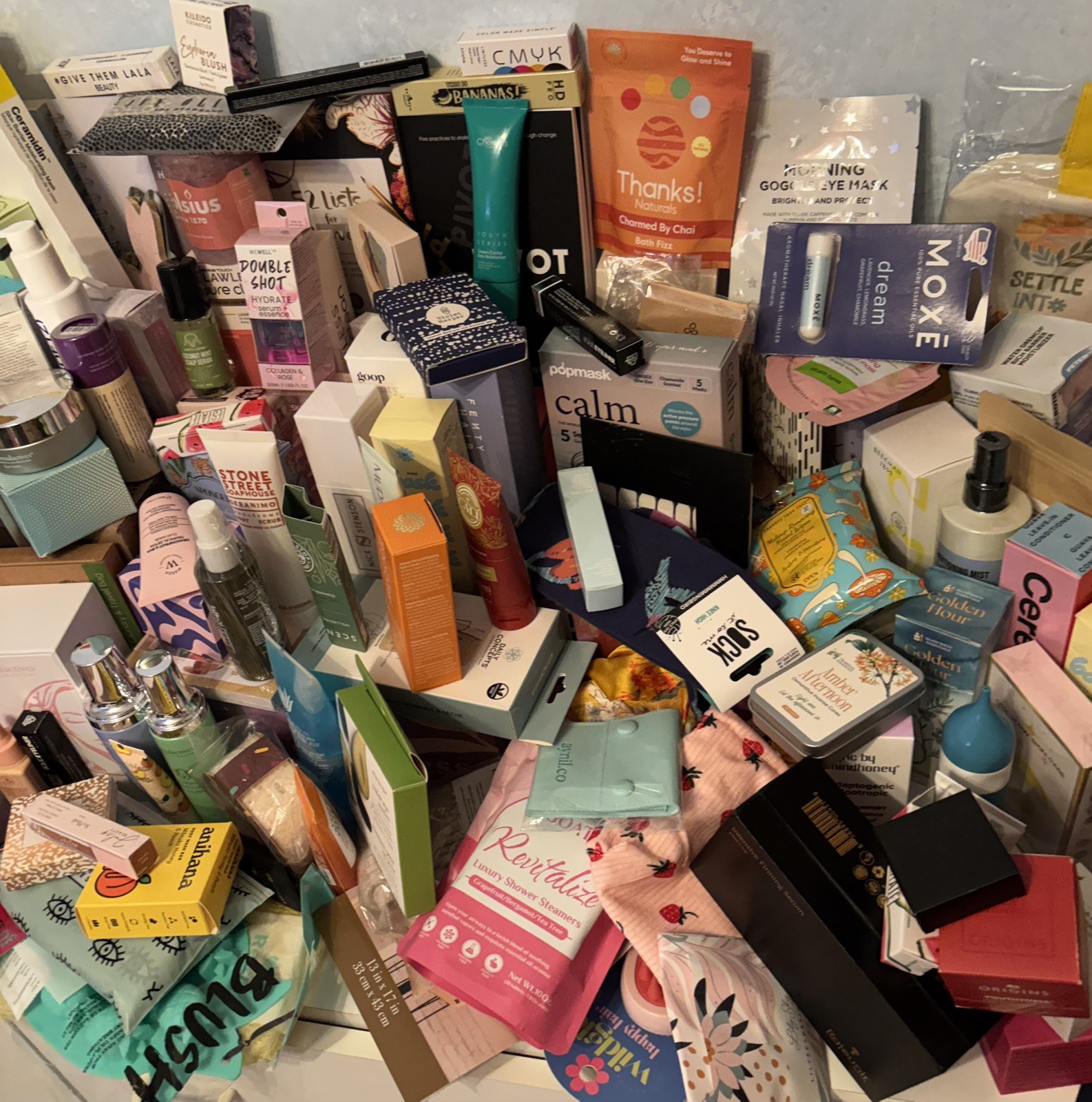 9-12 Luxury Beauty Mystery Box-FULL SIZE-High End-Skincare Body Makeup-BRAND NEW