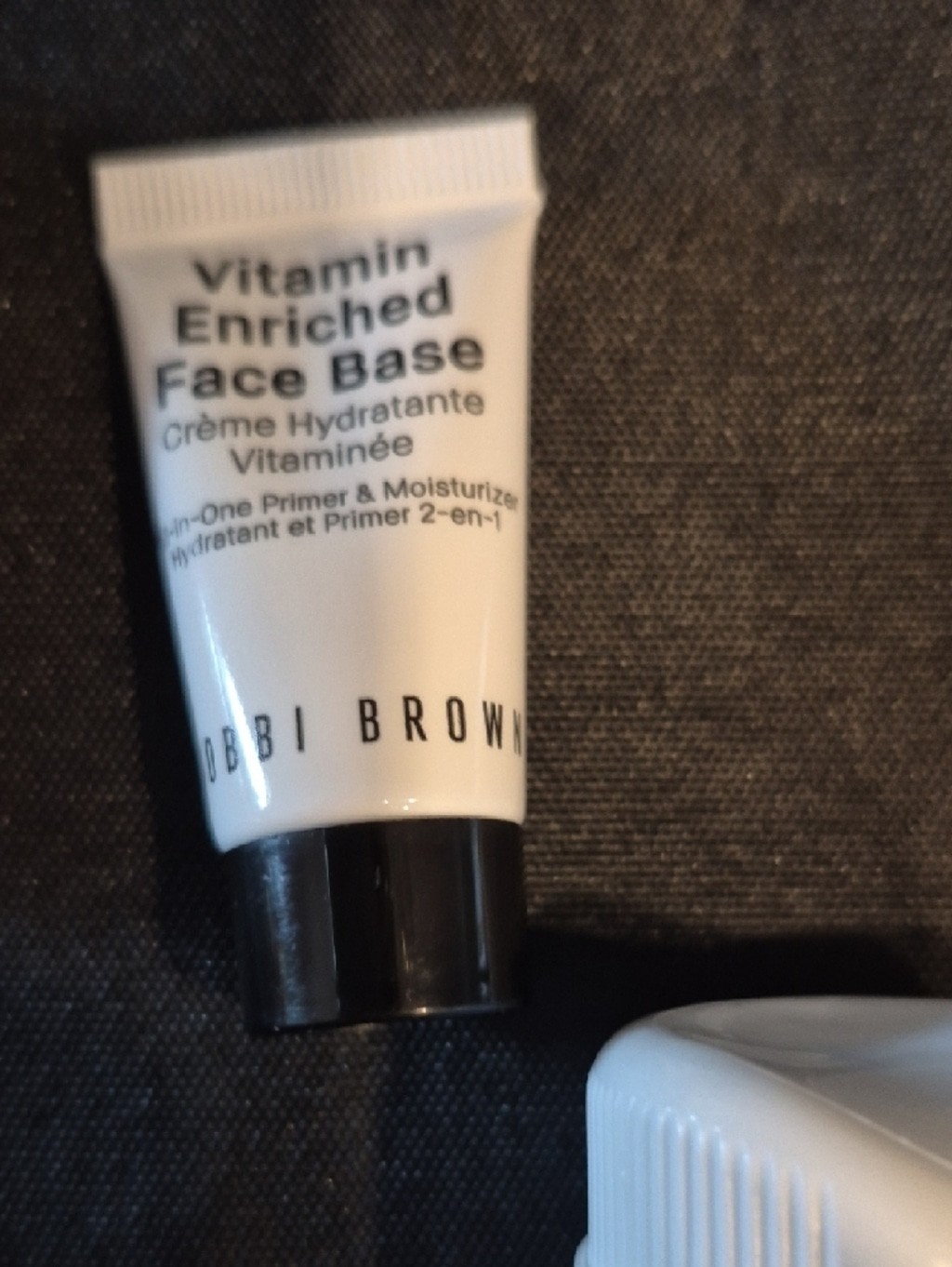 Beauty Bundle With La Mer Moisturizing Cream, Tarte, Amika, Bobbi Brown 5 Total