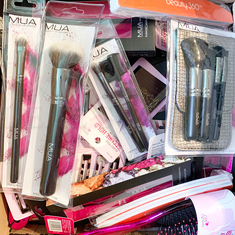 BEAUTY / MAKEUP / COSMETIC Tools Mixed Wholesale Lot Bundle – 40 PCS