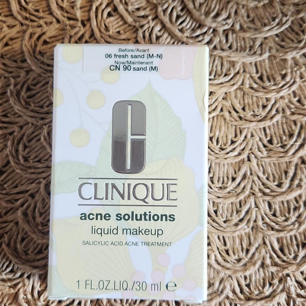 Clinique Acne Solutions Liquid Makeup *CN90/Sand 1 fl.oz.
