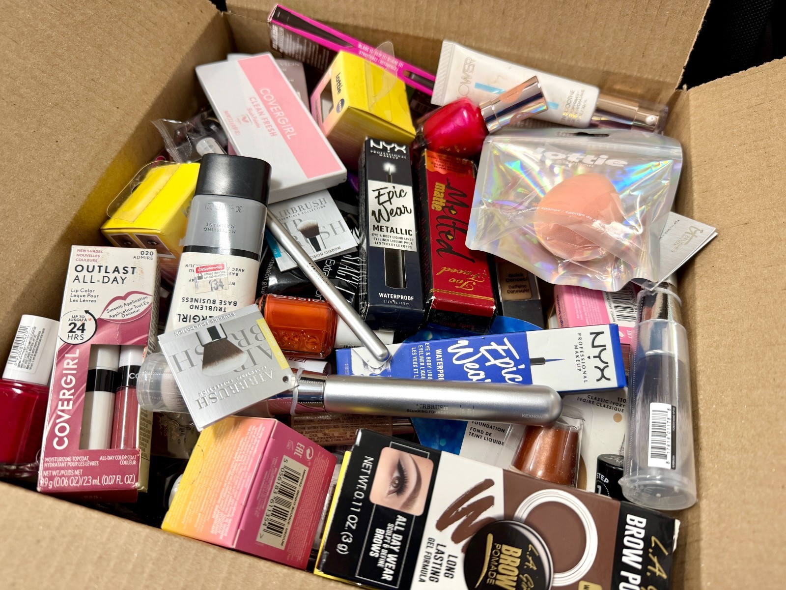 Cosmetics Assorted Lot 100 PCS Wholesale Shelf Pulls