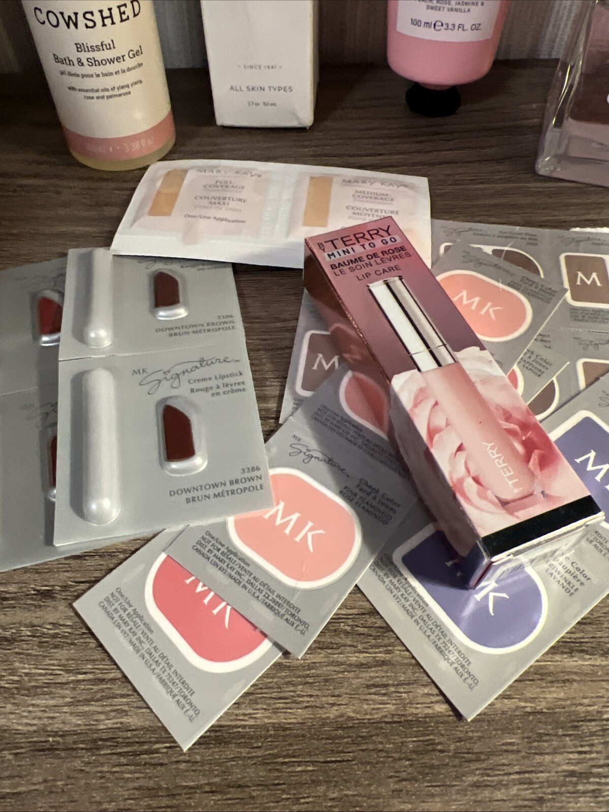 Mixed Lot 6 Full Size Beauty Items: With Sample Mario Badescu Cowshed Klinger