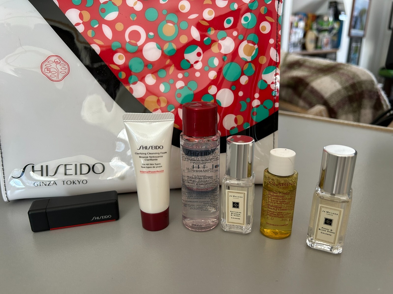 Mixed Lot 6 Shiseido Mini Travel Samples & Cosmetic Bag, Cologne, Serum, Lotion