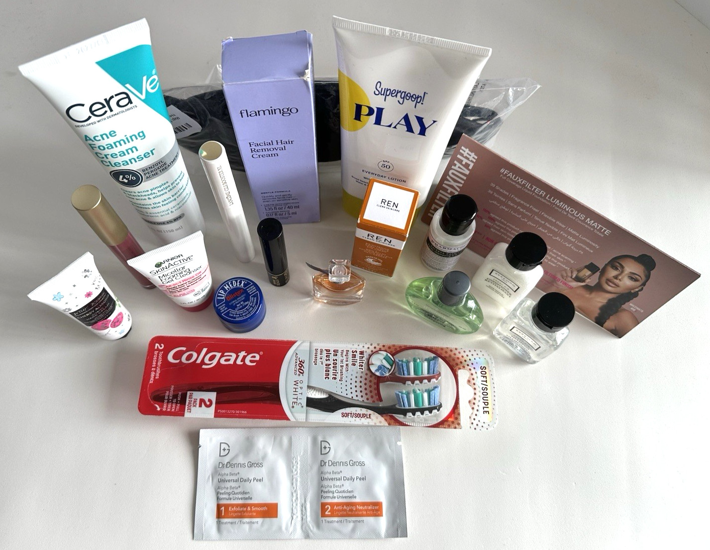 19 PC MAKEUP SKINCARE FRAGRANCE SAMPLE LOT RV $125+